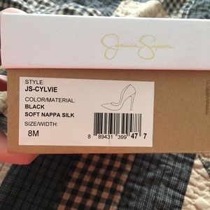 Jessica Simpson “Cylvie” pumps- size 8- new in box